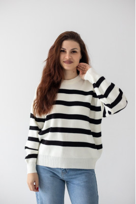 Светр жіночий